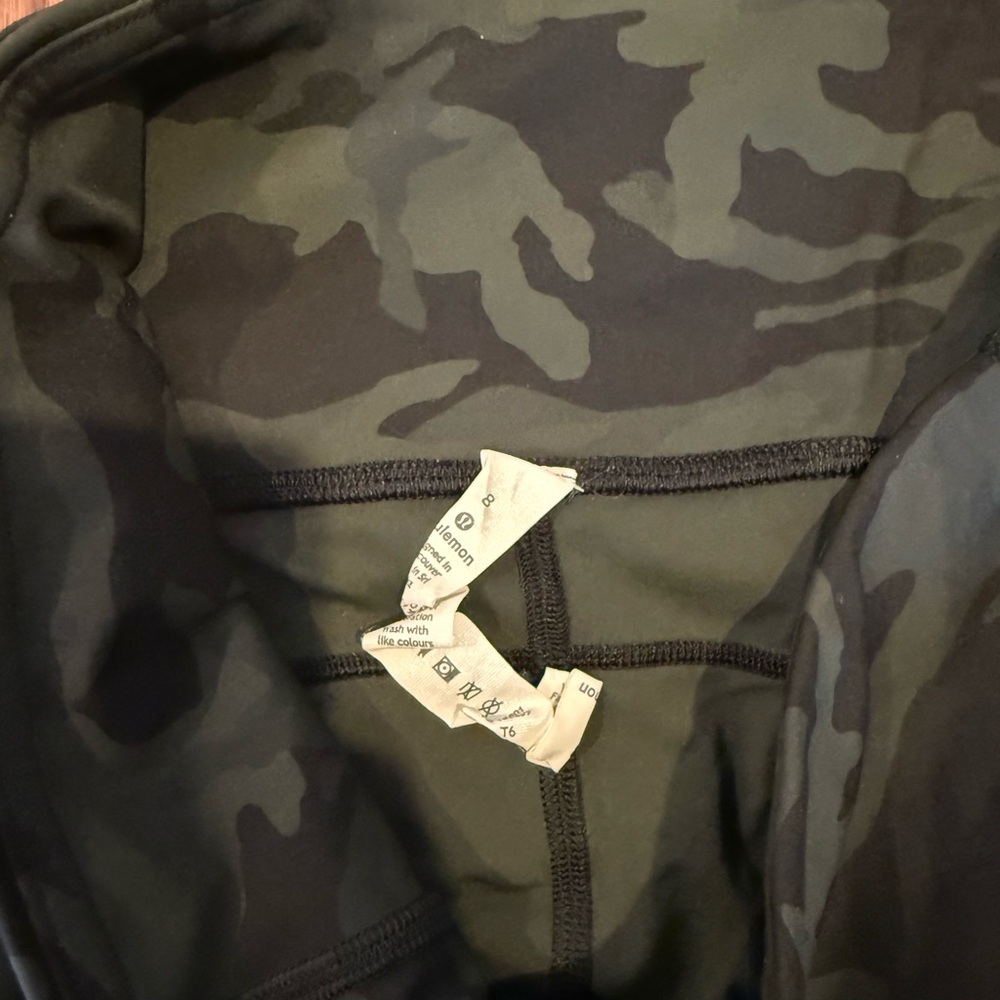 NWOT Camo Lululemon Biker Shorts - Picture 4 of 4